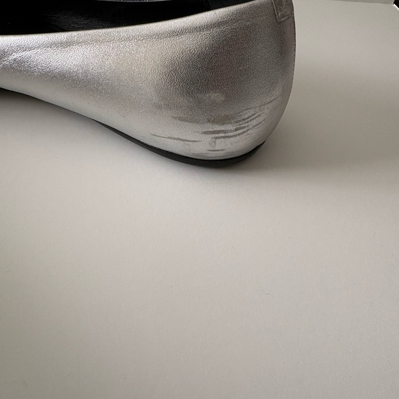 Roger Vivier Silver Flats with Engraved Buckle - Picture 9 of 9